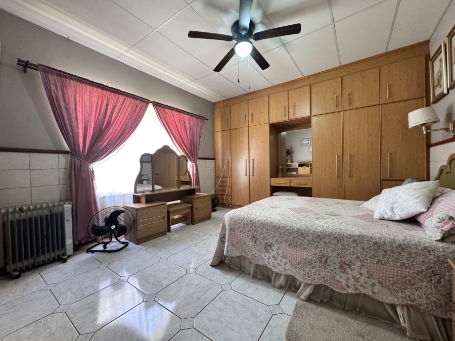 8 Bedroom Property for Sale in Meiringspark North West